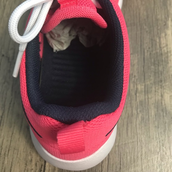 NWT Nike Roshe One Sea Coral Canvas W AUTHENTIC - Picture 6 of 7